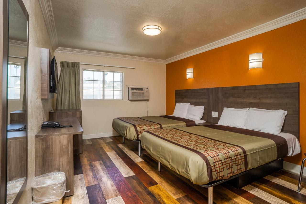 Economy Hollywood Motel *